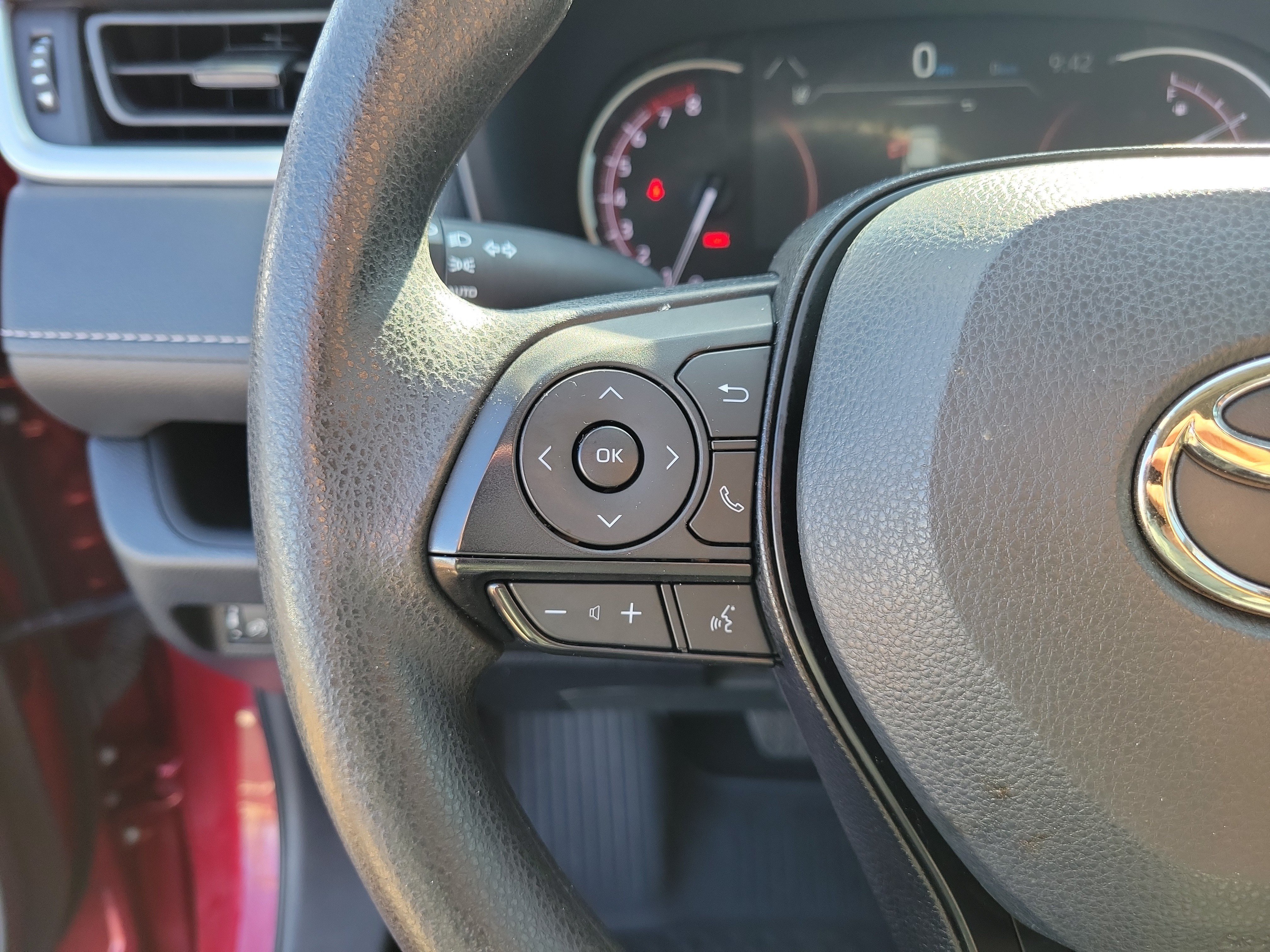 Used 2023 Pearl Toyota XLE image 24