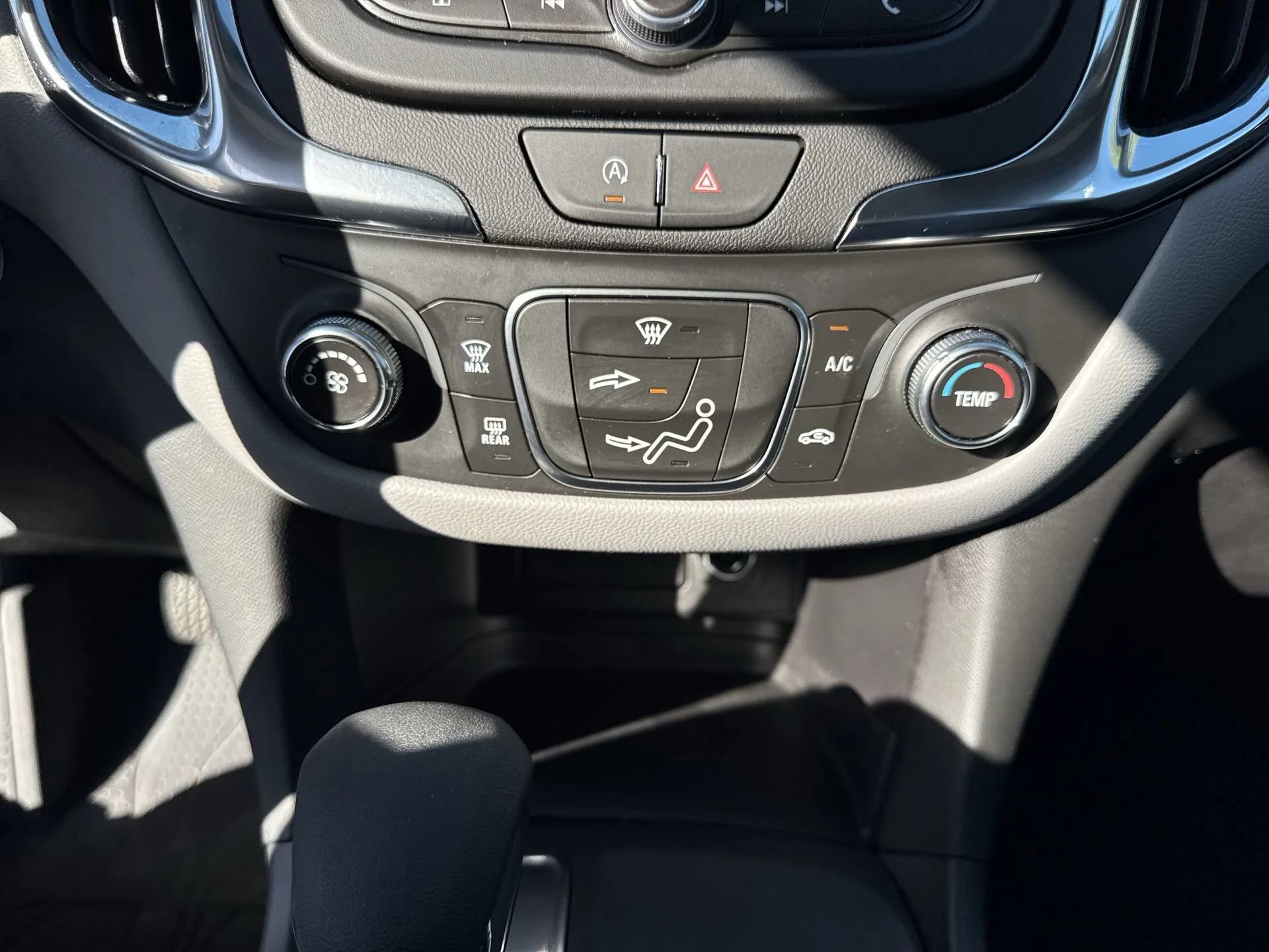 2024 Chevrolet Equinox LS - Photo 18