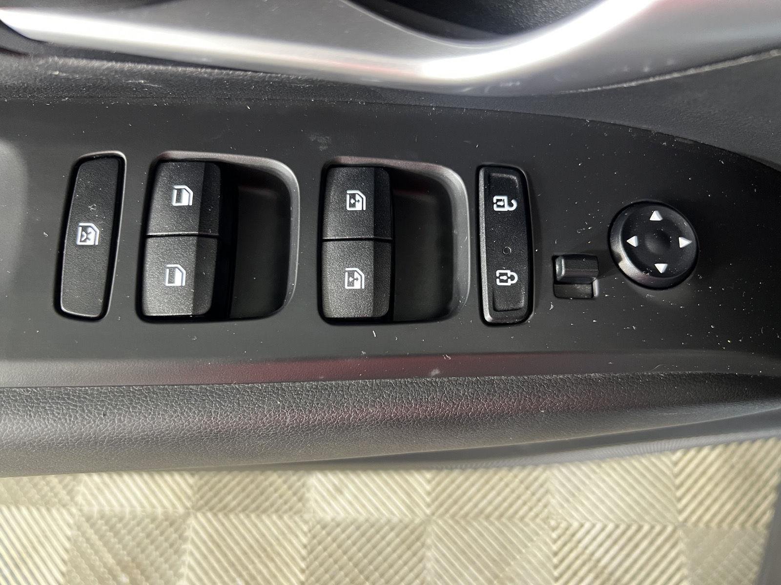 Used 2023 Blue Stone Hyundai SEL image 16