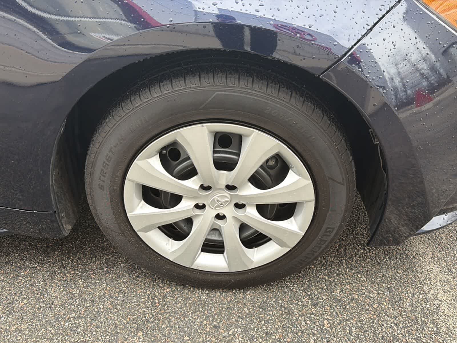 2023 Toyota Corolla LE - Photo 23