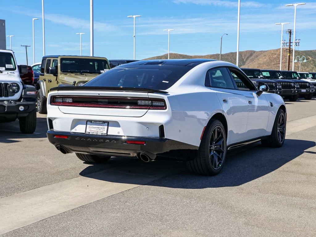 New 2026 White Knuckle Exterior Paint Dodge R/T Scat Pack 4-door AWD image 3