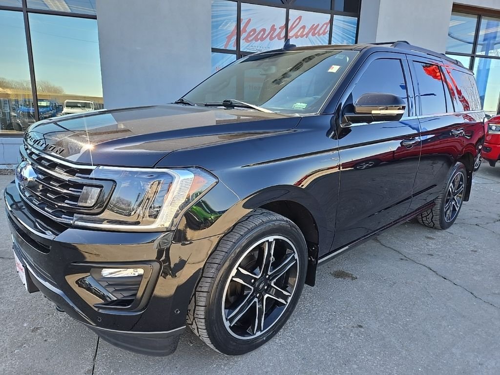 Used 2020 Ford Expedition Limited with VIN 1FMJU2AT3LEA98828 for sale in Kansas City