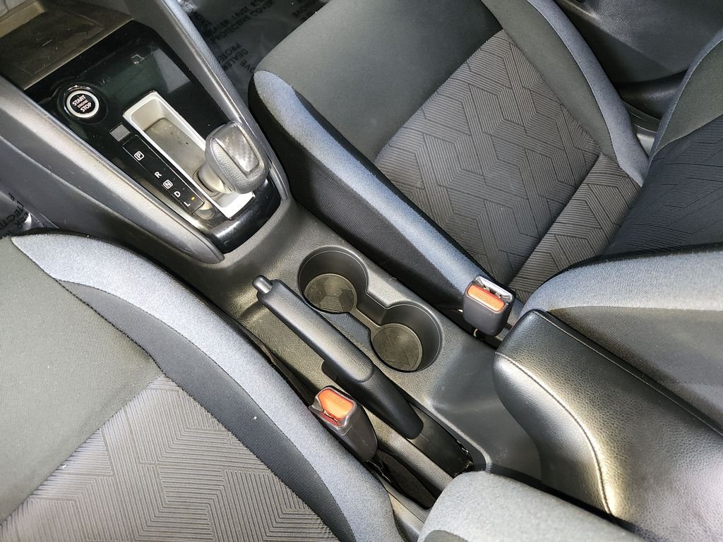 Used 2025 Silver Nissan 1.6 SV image 22