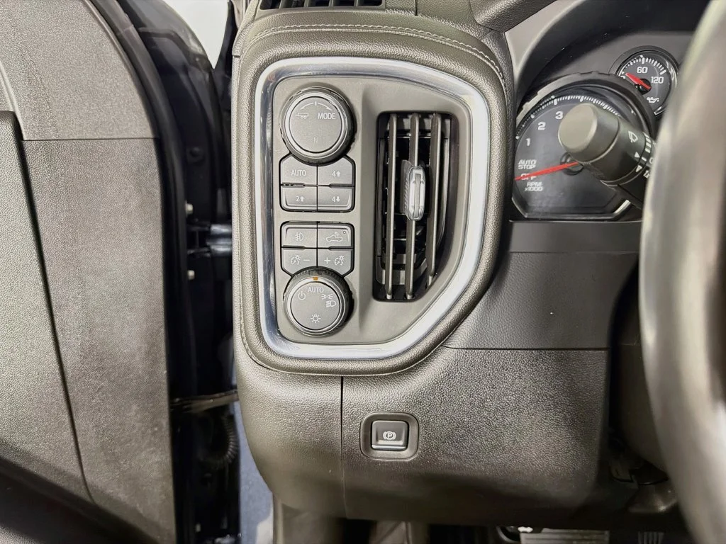 Used 2021 SHADOW GRAY METALLIC Chevrolet RST image 11
