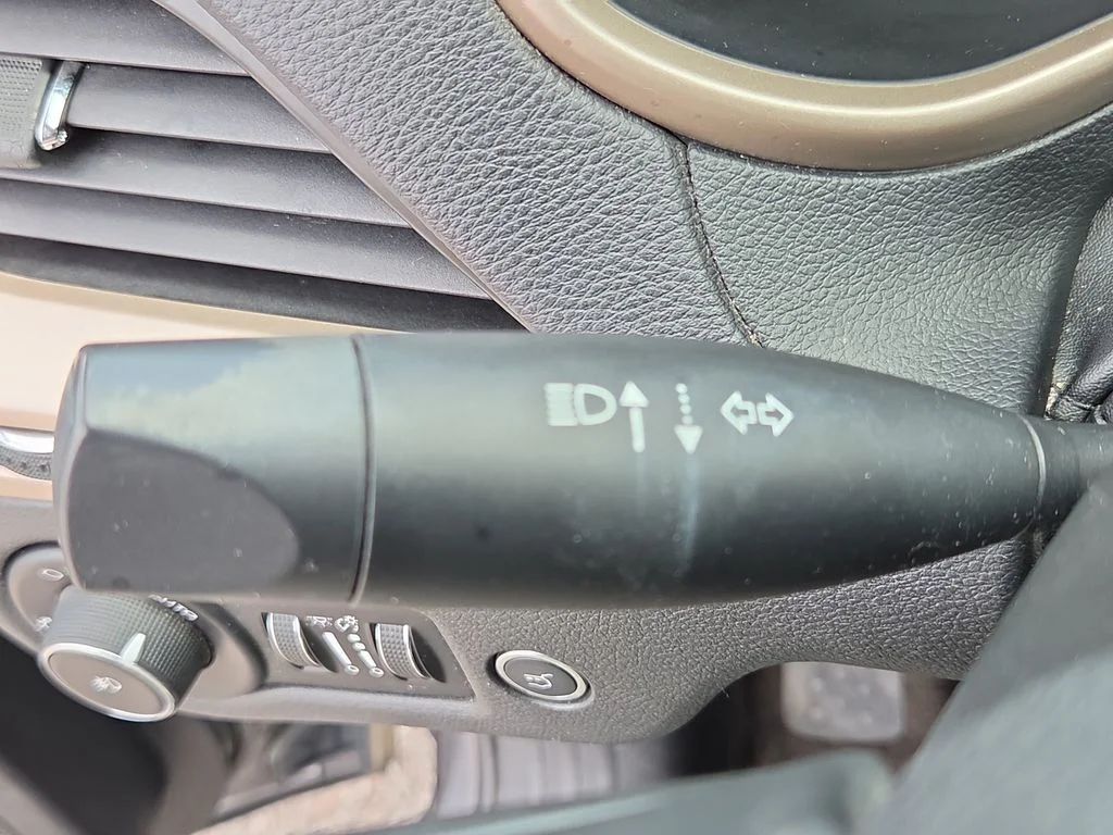 Used 2014 Gray Jeep Latitude image 30