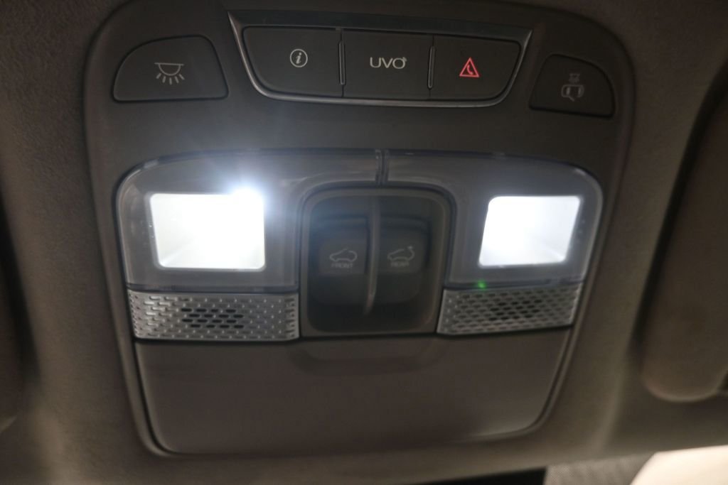 Used 2022 White Kia SX image 20