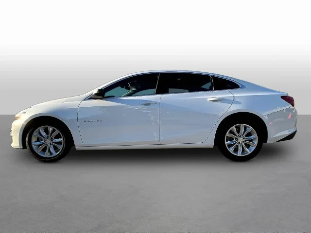 Used 2025 White Chevrolet LT image 4