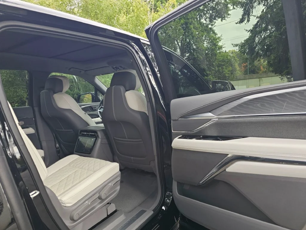 2026 Cadillac Escalade IQ Luxury - Photo 14