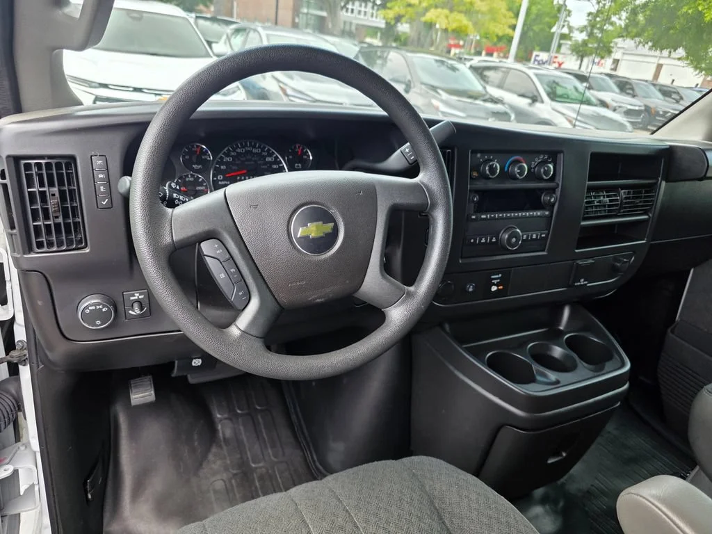 Used 2025 Summit White Chevrolet WT image 7