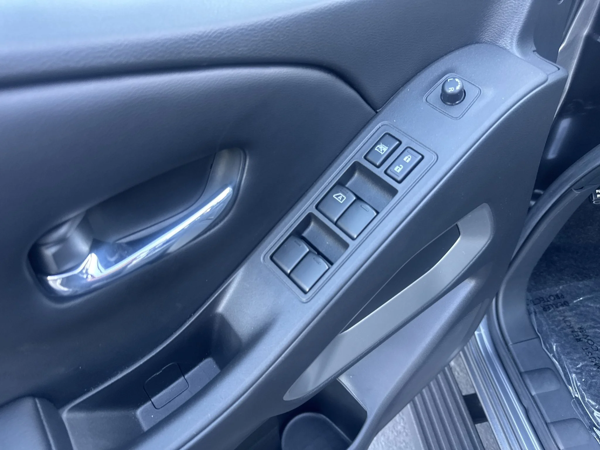 Used 2025 GUN METALLIC Nissan SV image 13