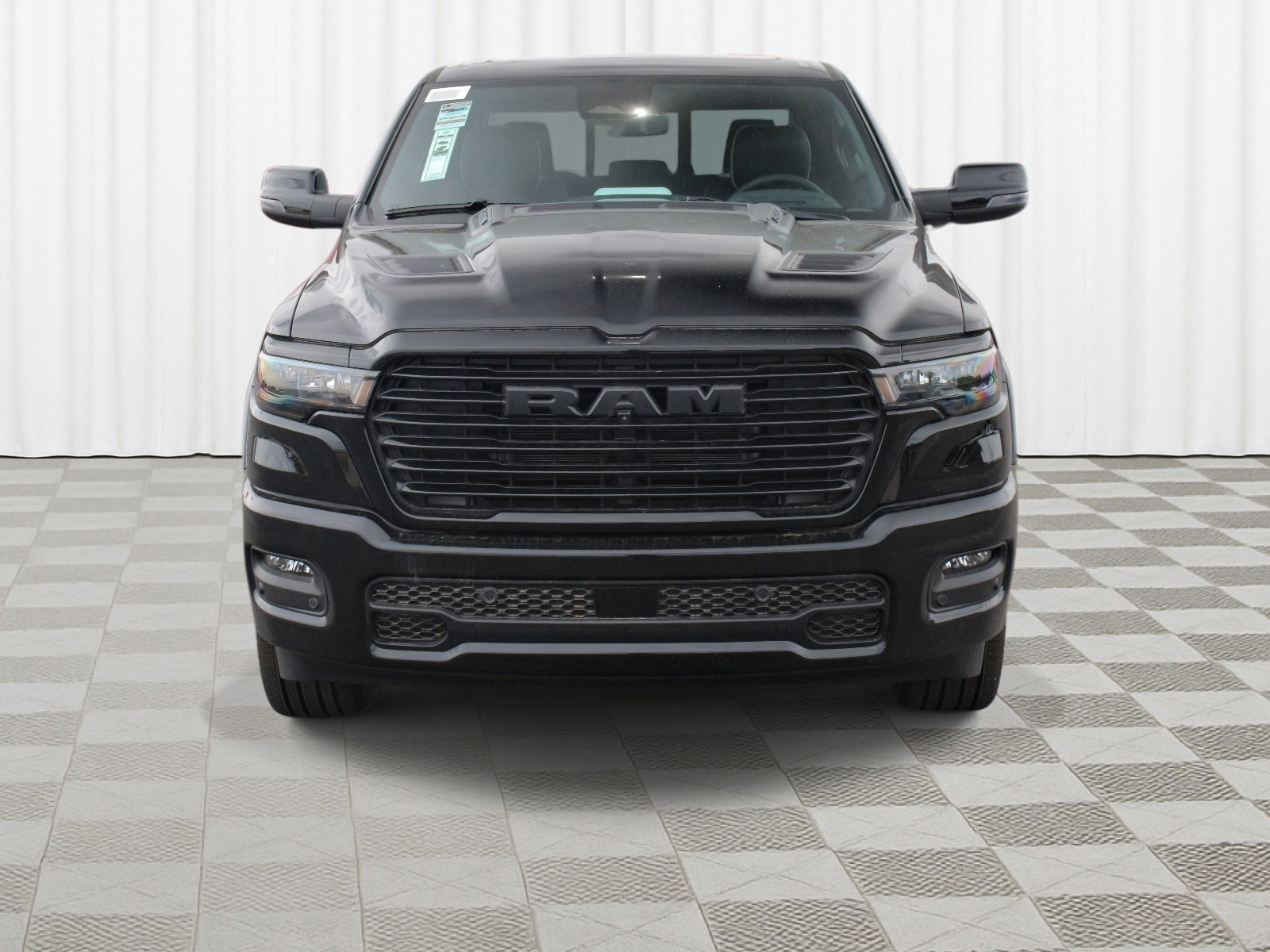 New 2026 Diamond Black Crystal Pearl-Coat Exterior Paint RAM Laramie image 32
