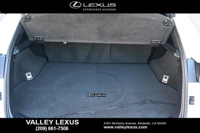 Used 2016 White Lexus 200t image 18