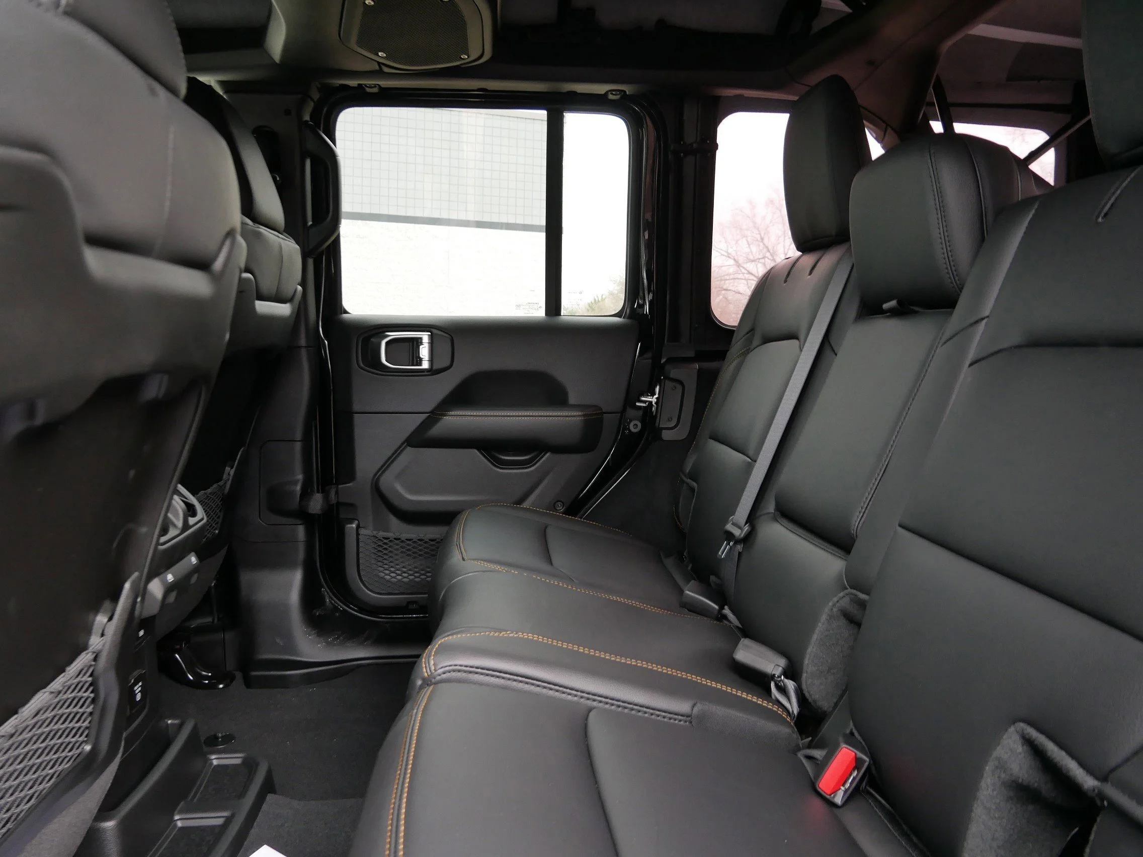 New 2026 Black Clear-Coat Exterior Paint Jeep Sahara image 10