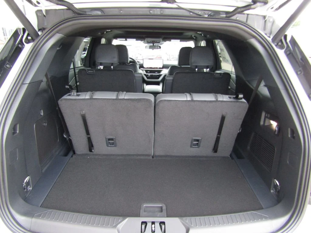 New 2027 Avalanche Gray Ford Active image 35