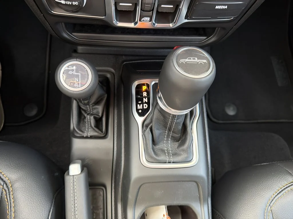 2026 Jeep Gladiator Sahara - Photo 31