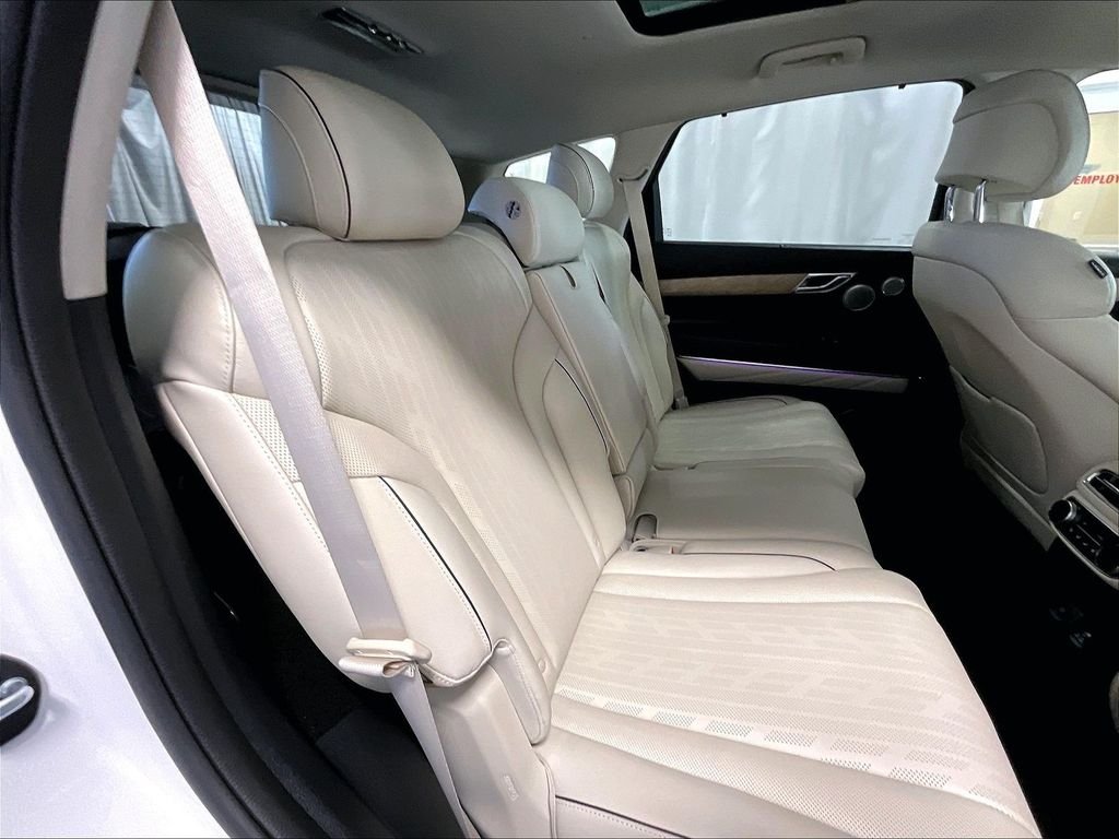 Used 2023 White Genesis 2.5T image 16