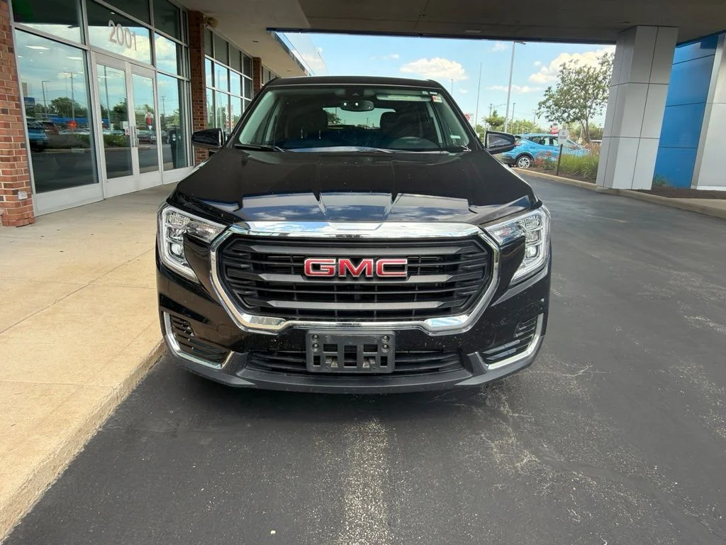 Used 2024 Black GMC SLE image 7