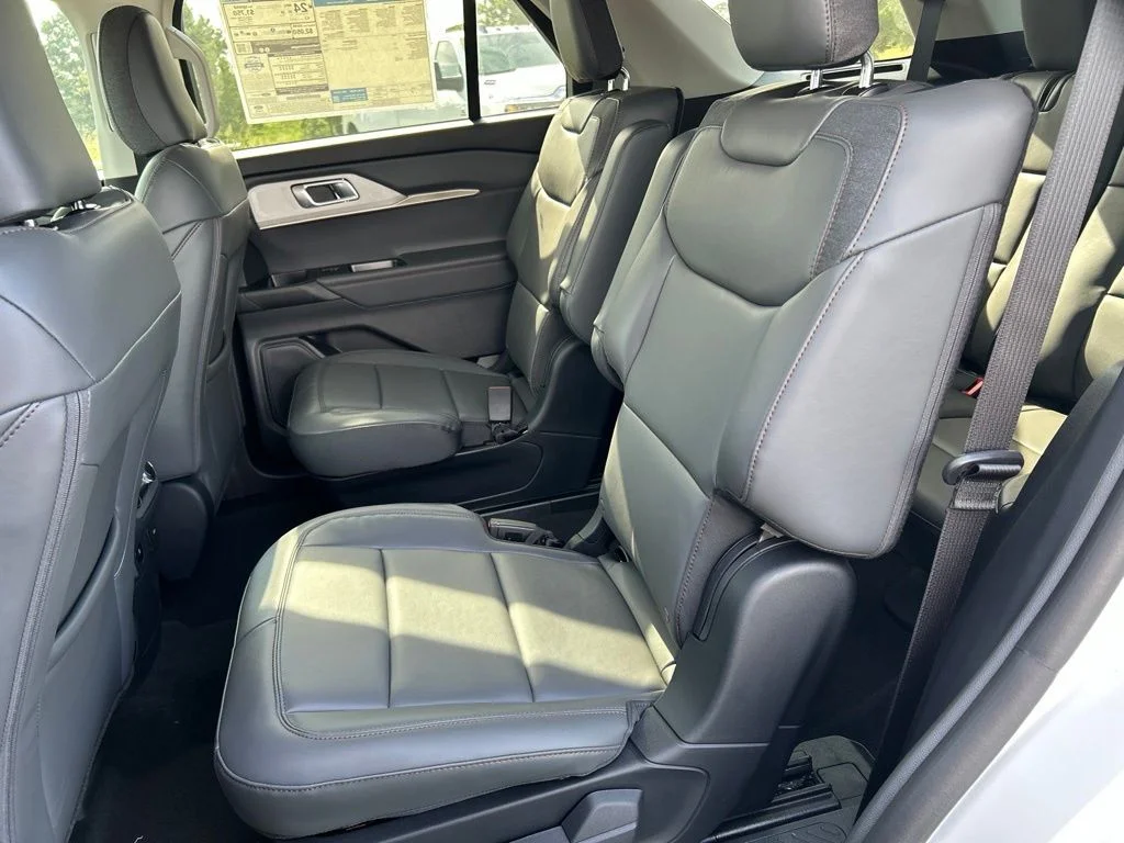 New 2026 Star White Metallic Tri-Coat Ford Active image 34