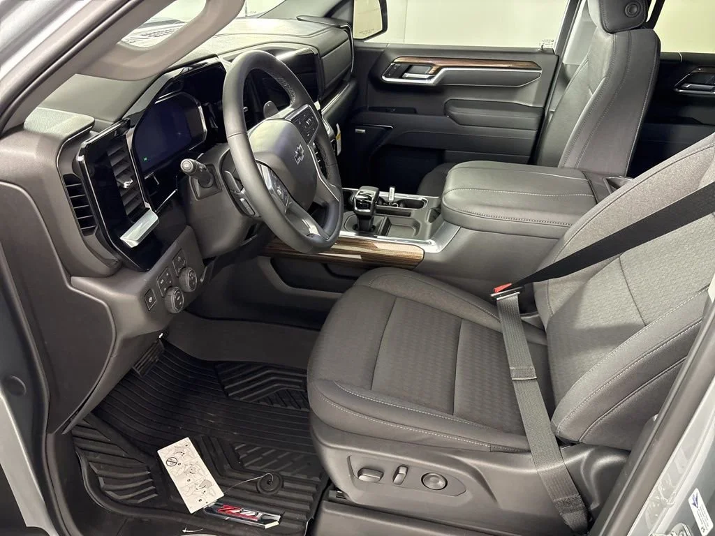 New 2026 Sterling Gray Metallic Chevrolet LT Trail Boss image 31