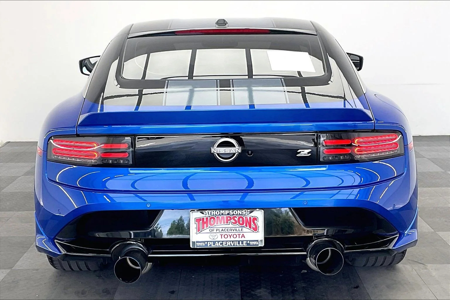 Used 2024 Seiran Blue Metallic/Super Black Nissan Performance image 3