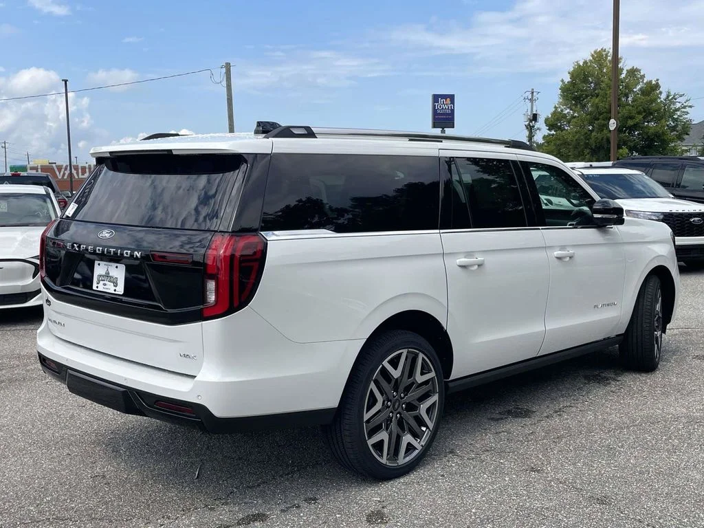 New 2027 White Ford Platinum image 3