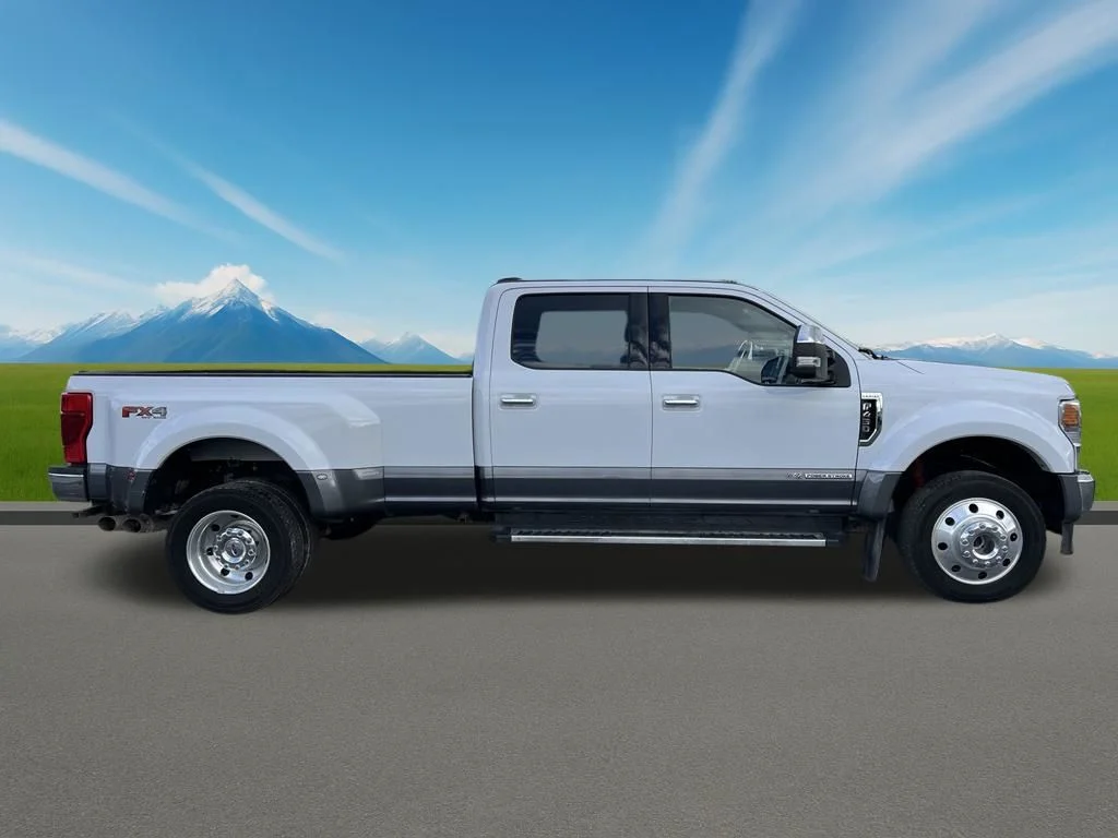 Used 2022 White Ford Lariat image 4