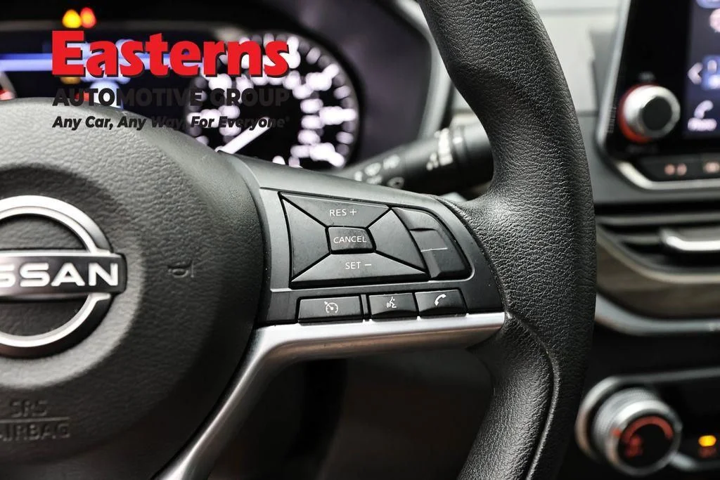 Used 2025 Gray Nissan 2.5 SV image 18