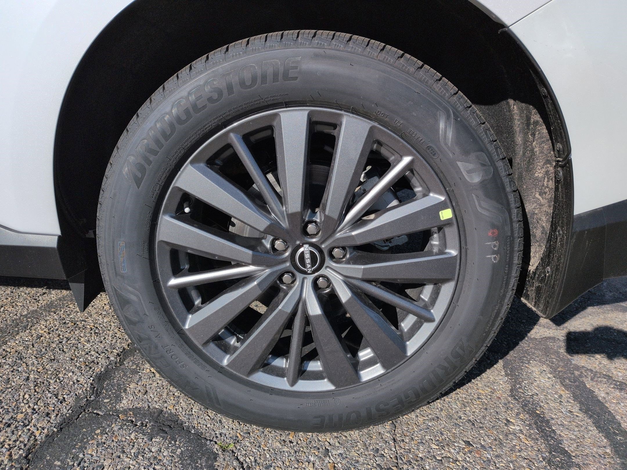 New 2026 Everest White Pearl Tricoat Nissan SL image 16