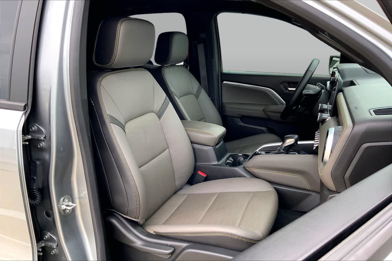2023 Chevrolet Colorado ZR2 - Photo 9