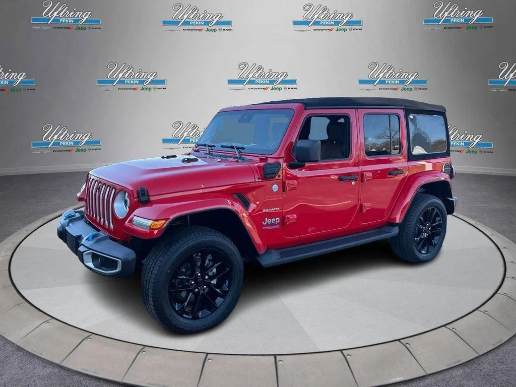 Used 2022 Firecracker Red Clearcoat Jeep Unlimited Sahara image 8