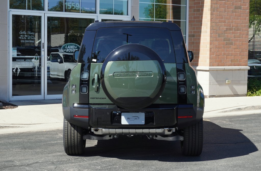 New 2026 Woolstone Green Land Rover S image 5