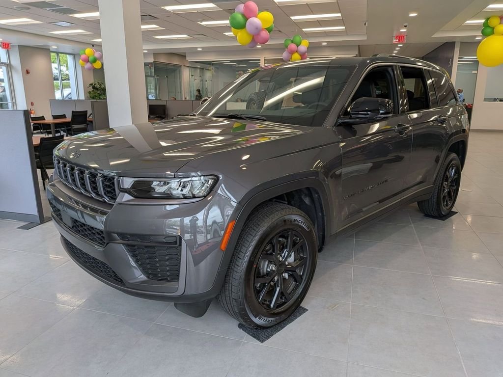 New 2026 Baltic Gray Metallic Clear-Coat Exterior Paint Jeep Altitude image 8