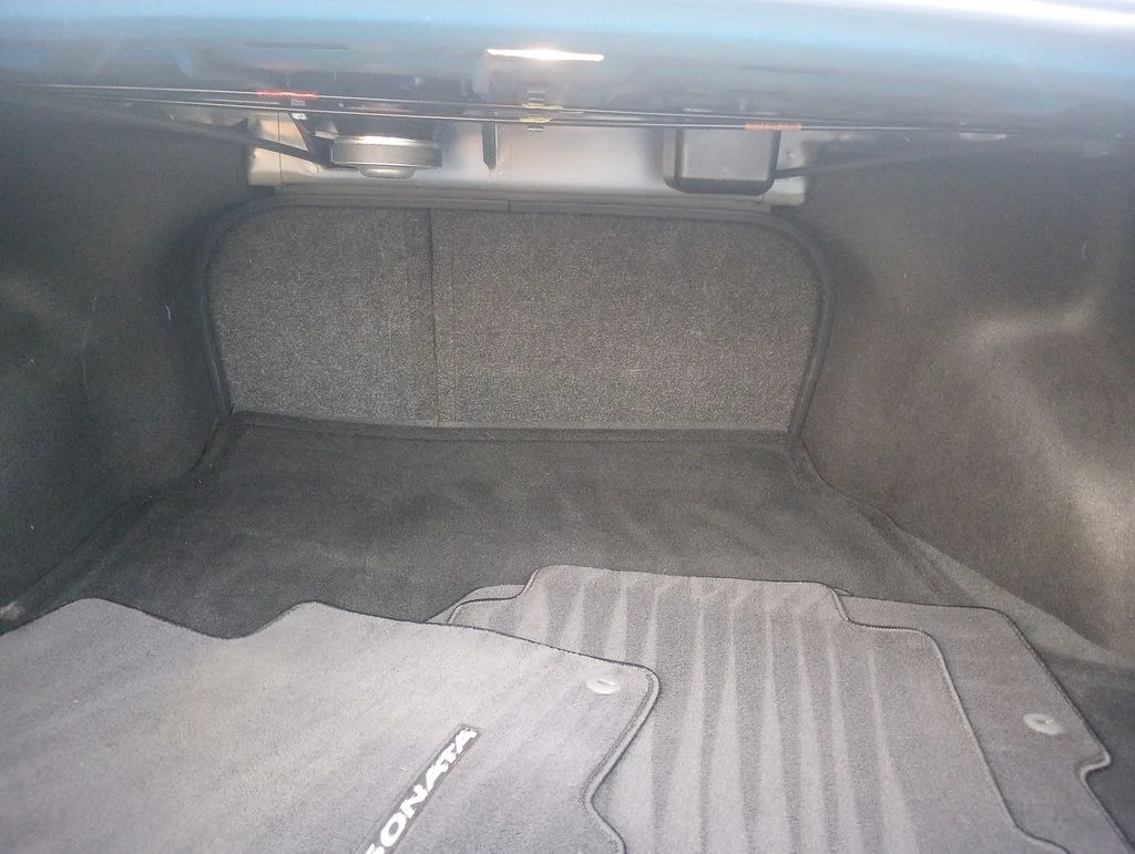 Used 2018 Blue Hyundai Limited image 34