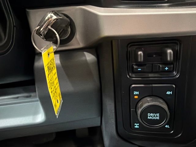 New 2027 Carbonized Gray Metallic Ford F-250® XLT image 30