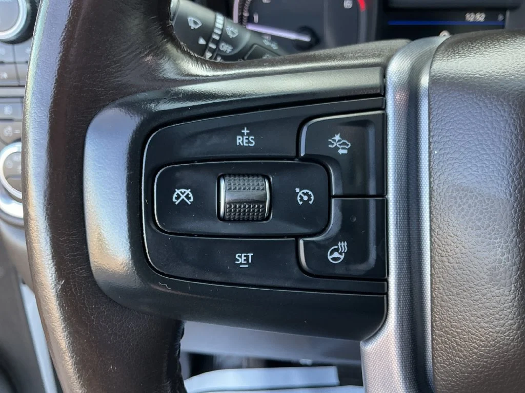 Used 2021 WHITE FROST TRICOAT GMC SLT image 26