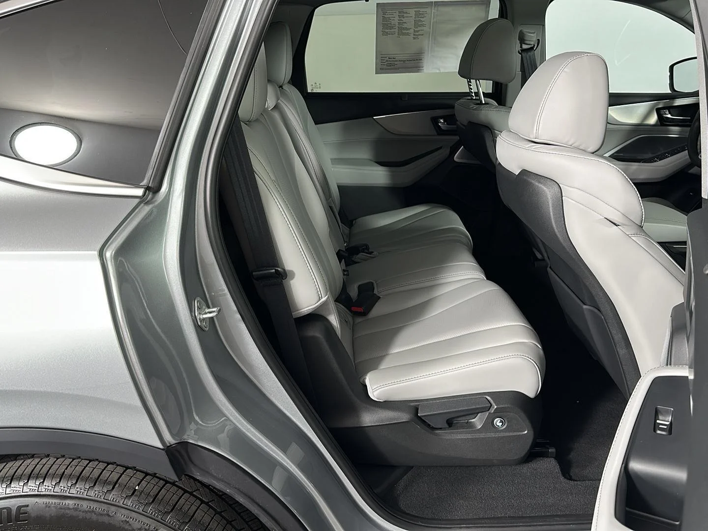 Used 2026 Solar Silver Metallic Acura SH-AWD w/Tech image 31