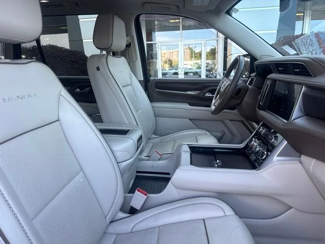 Used 2023 White GMC Denali image 39