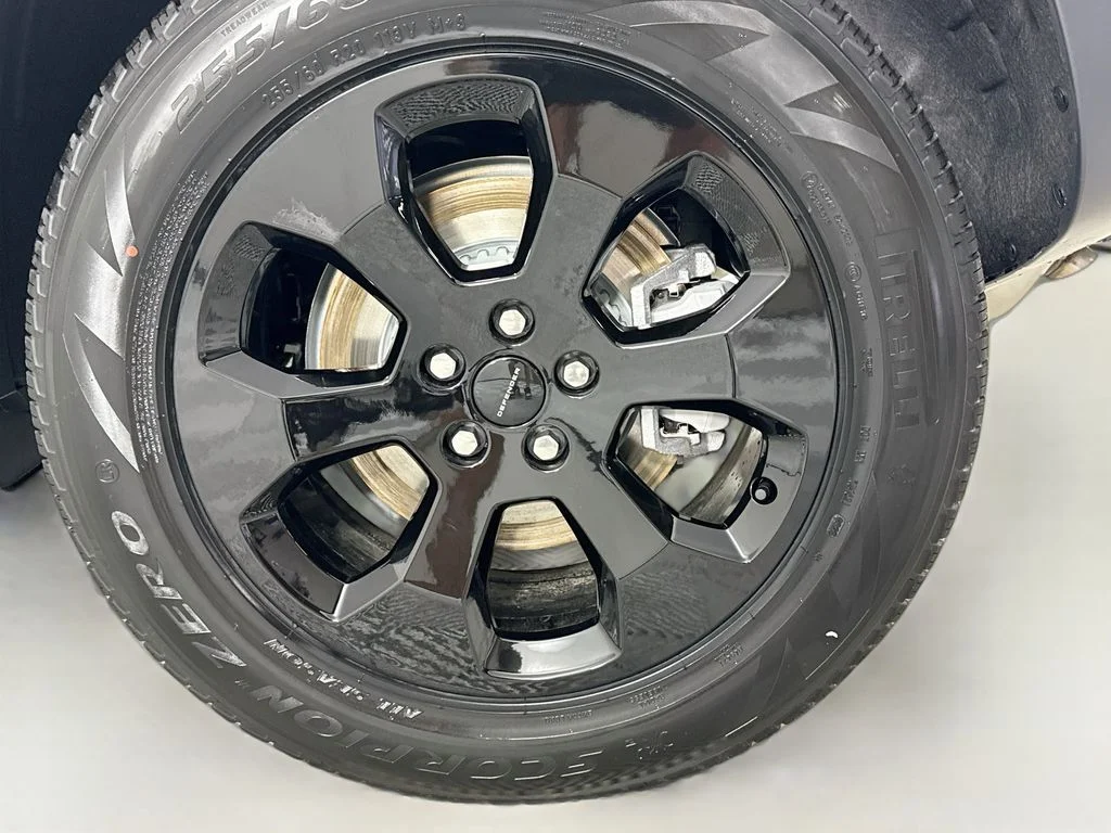 New 2026 Fuji White Land Rover S image 32
