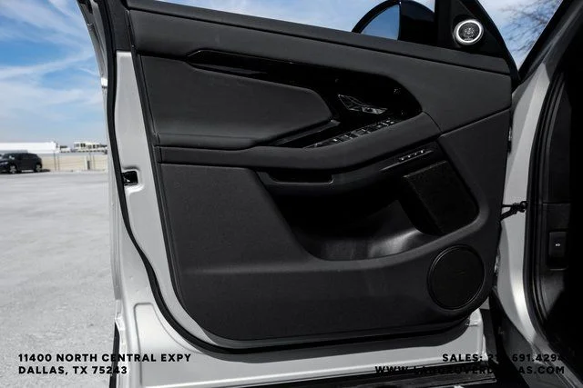 Used 2025 Silver Land Rover S image 47