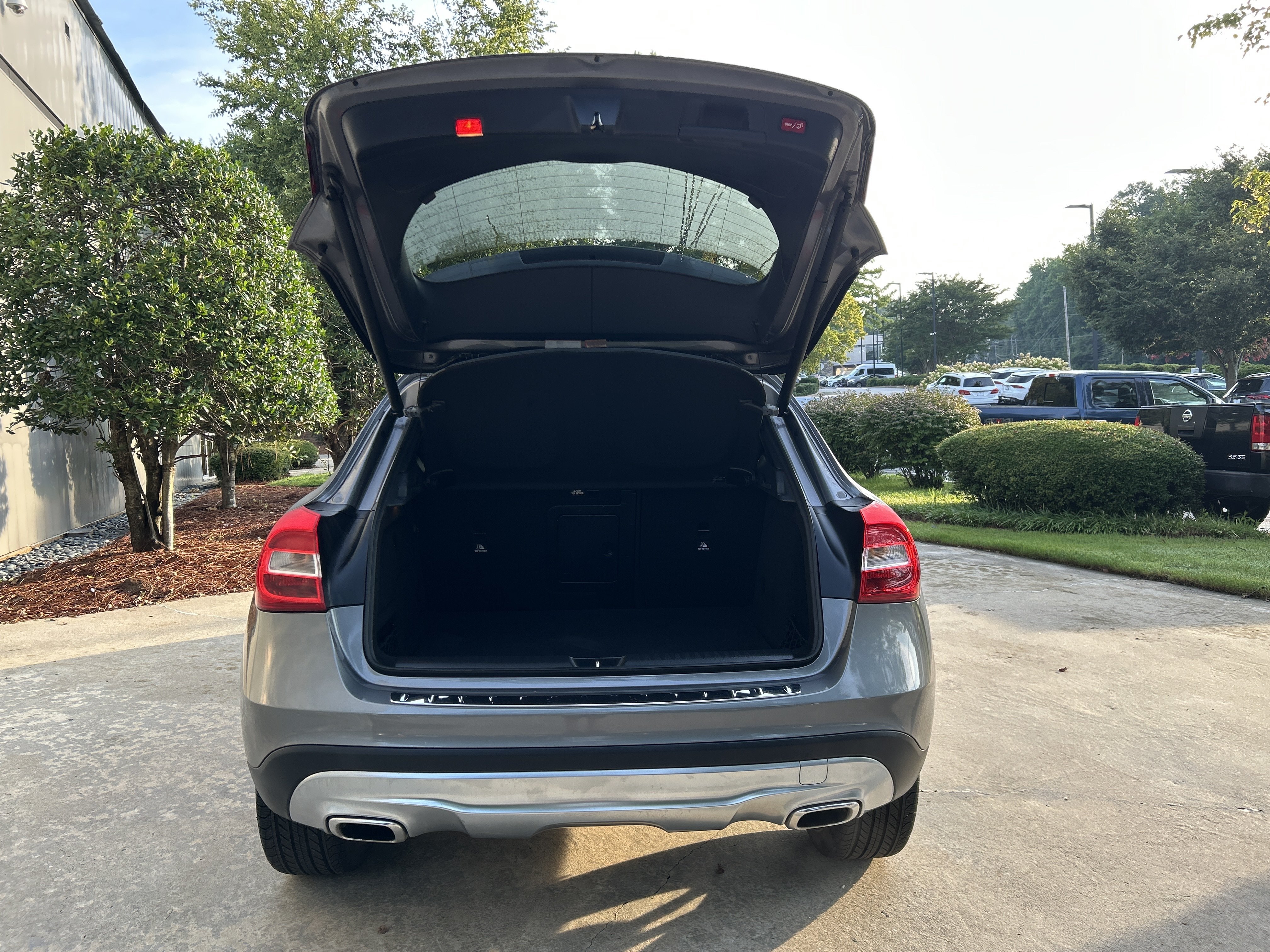 Used 2016 Mountain Gray Metallic Mercedes-Benz GLA 250 SUV image 8