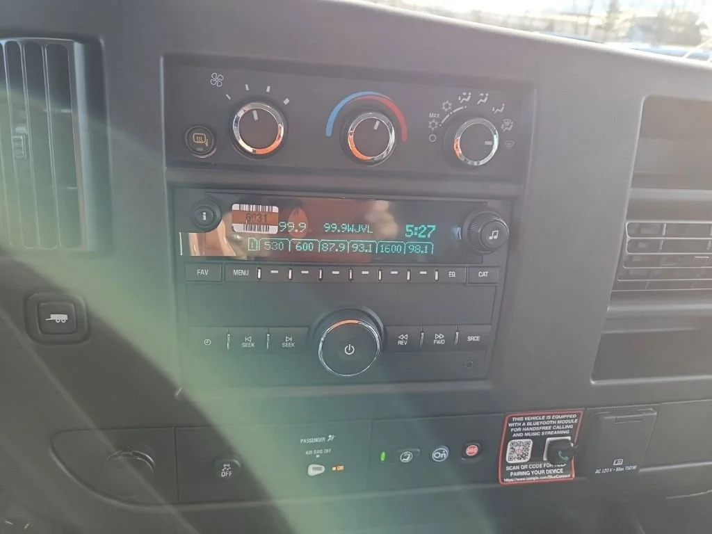 2025 Chevrolet Express Cargo Work Van - Photo 24