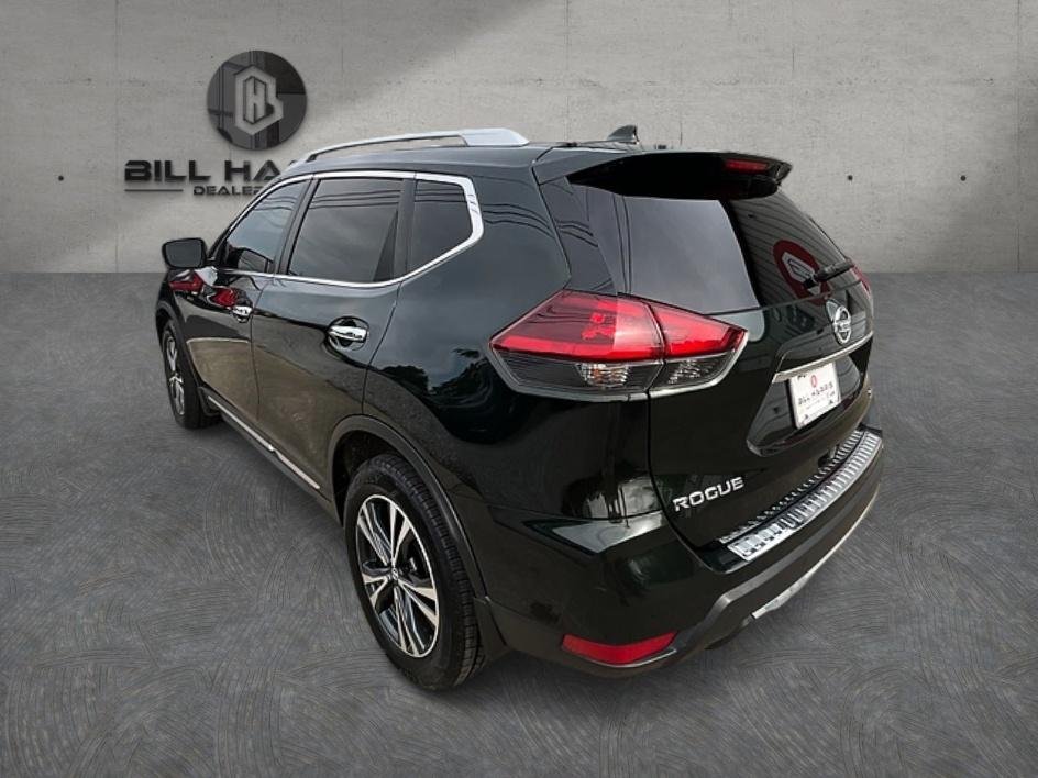 Used 2018 Green Nissan SL image 8