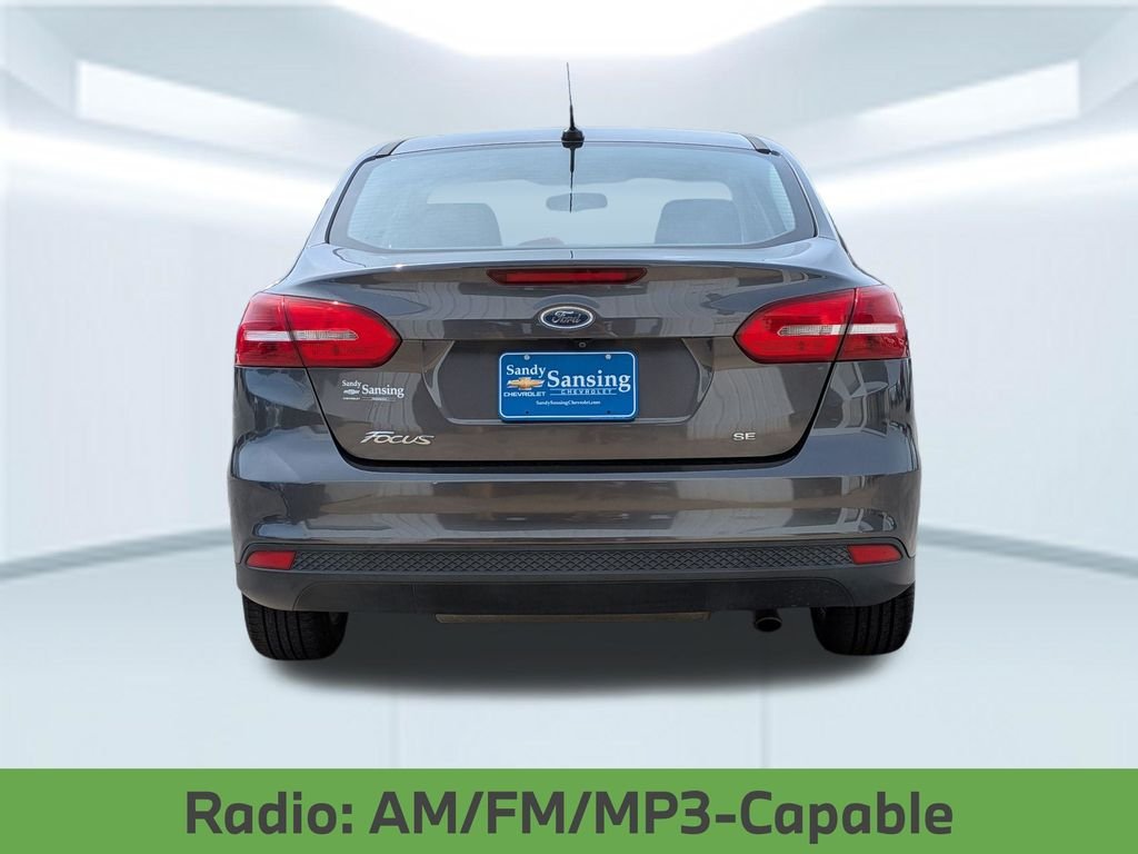 Used 2018 Gray Ford SE image 5