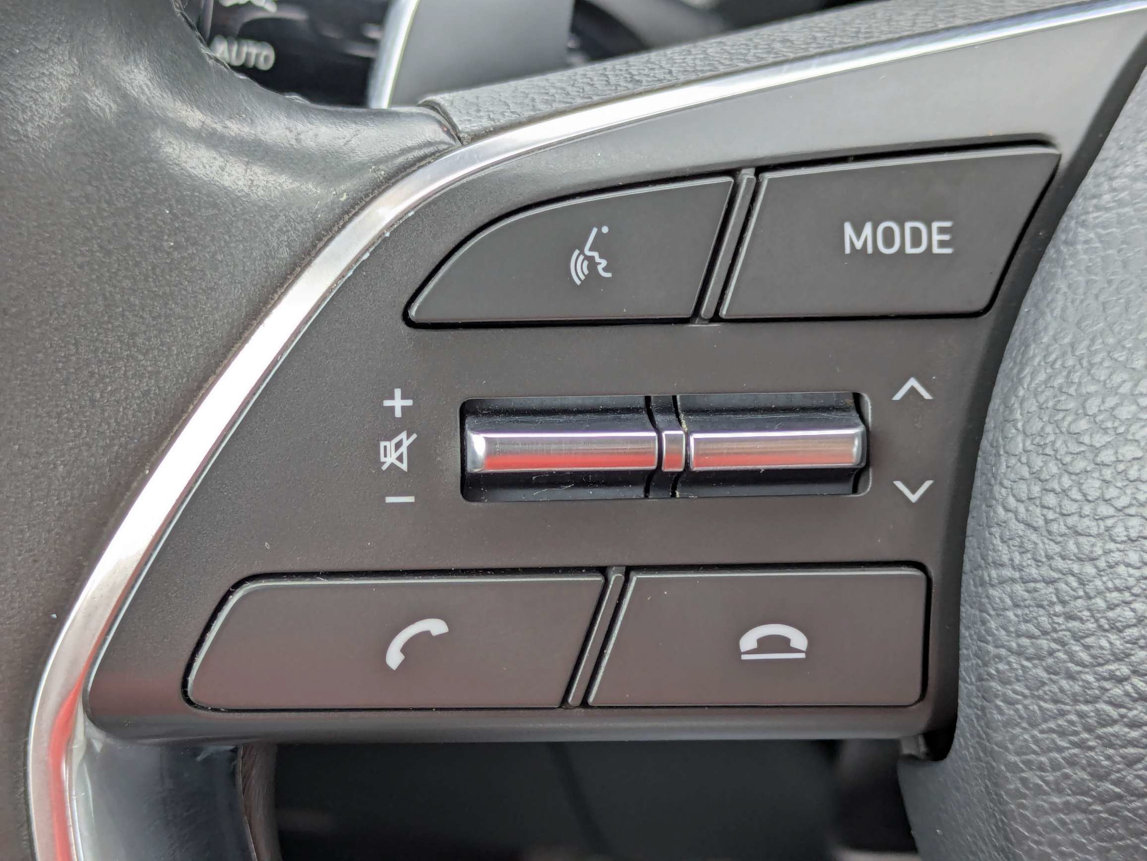 Used 2021 Hyper White Hyundai SEL image 28