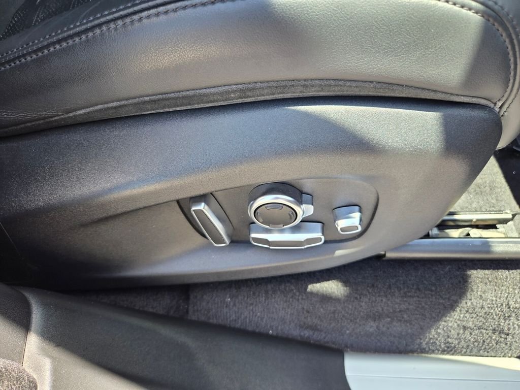 Used 2019 Gray Land Rover SVR image 16