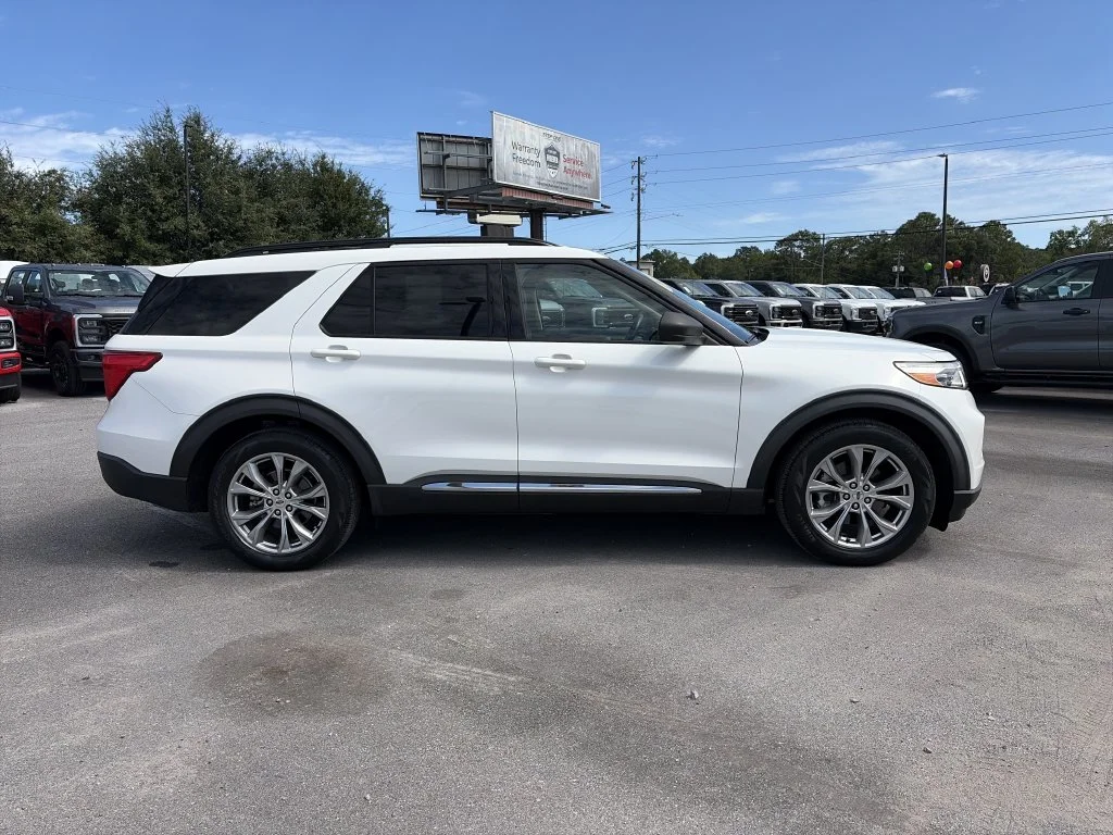 Used 2021 White Ford XLT image 8