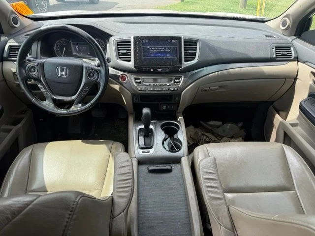 Used 2018 White Honda EX-L image 19