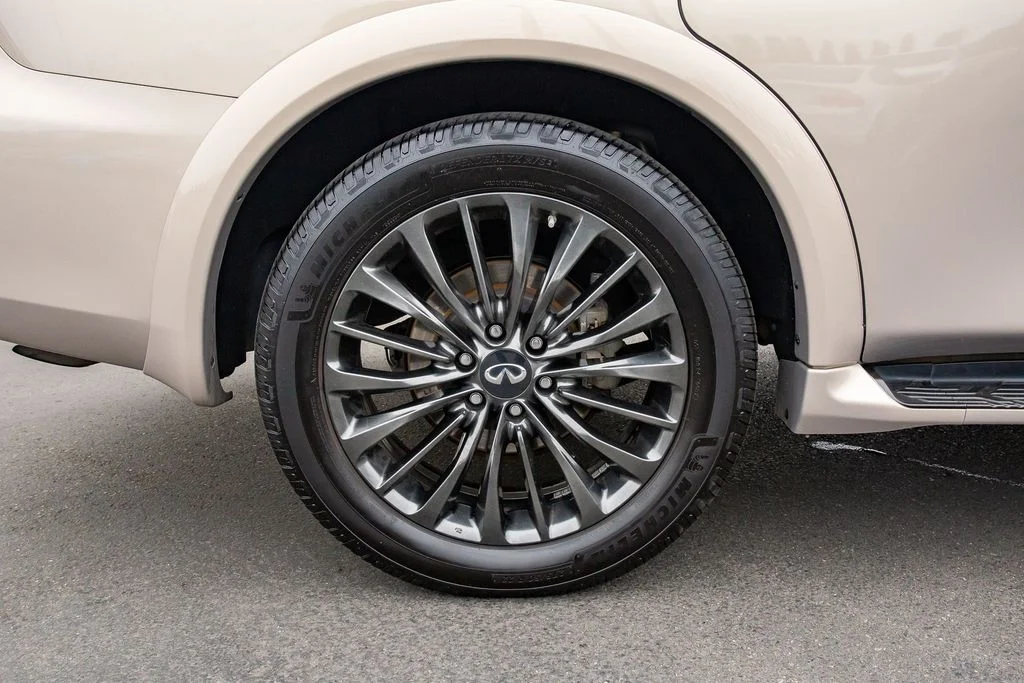 Used 2022 Champagne INFINITI 4WD Sensory image 35
