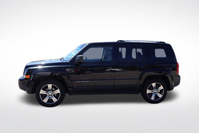 Used 2016 Black Jeep Latitude image 6