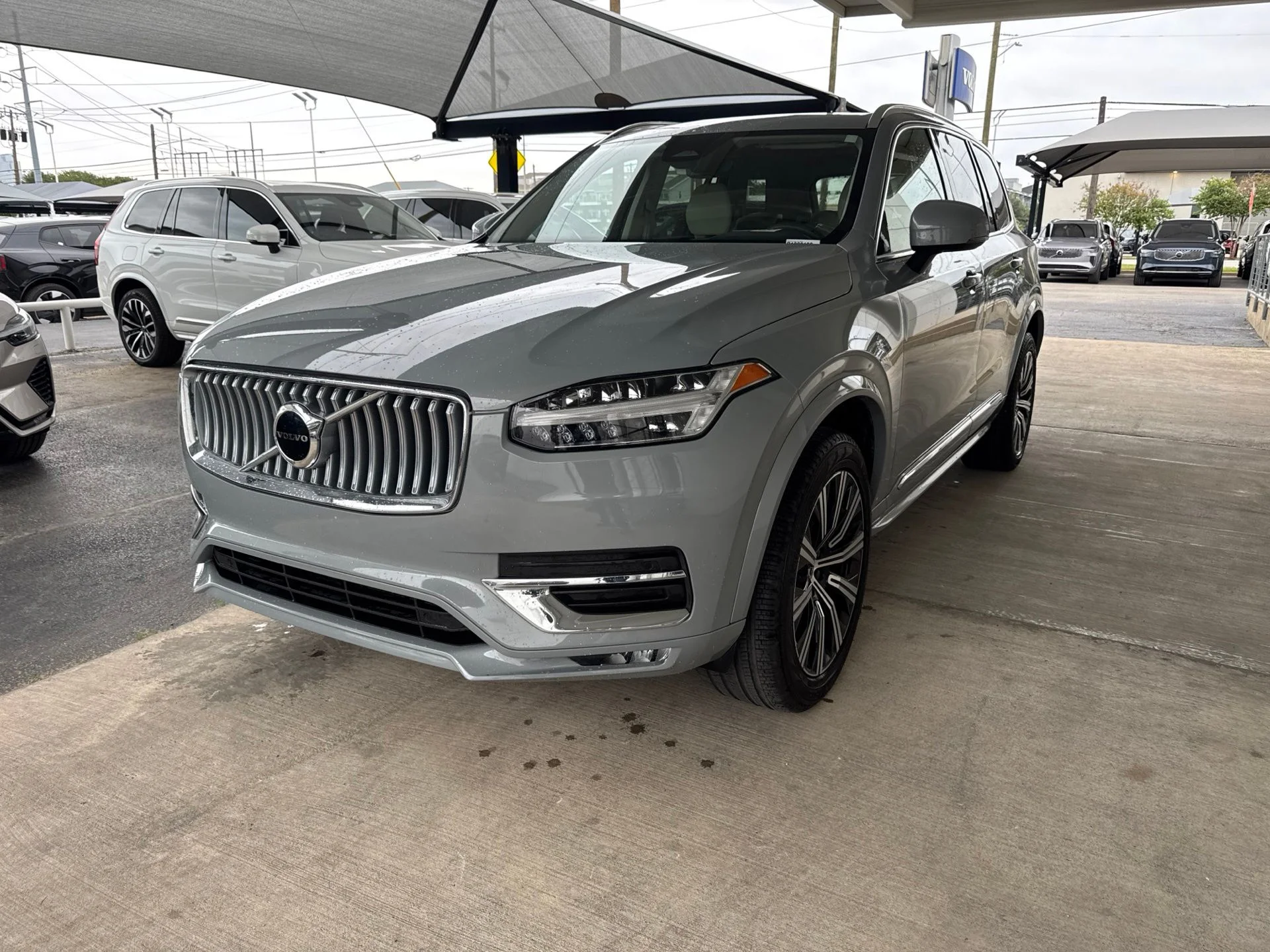 Certified Used 2024 Vapour Grey Volvo Core image 1